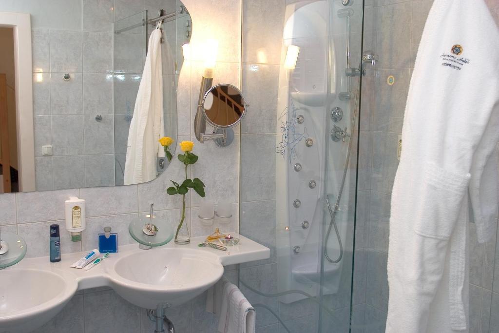 Double Room with Balcony,519655887:JPEG